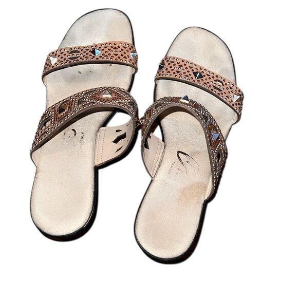 Onex Women's Tan Slide Studded Sandals Size 6 - Picture 2 of 5
